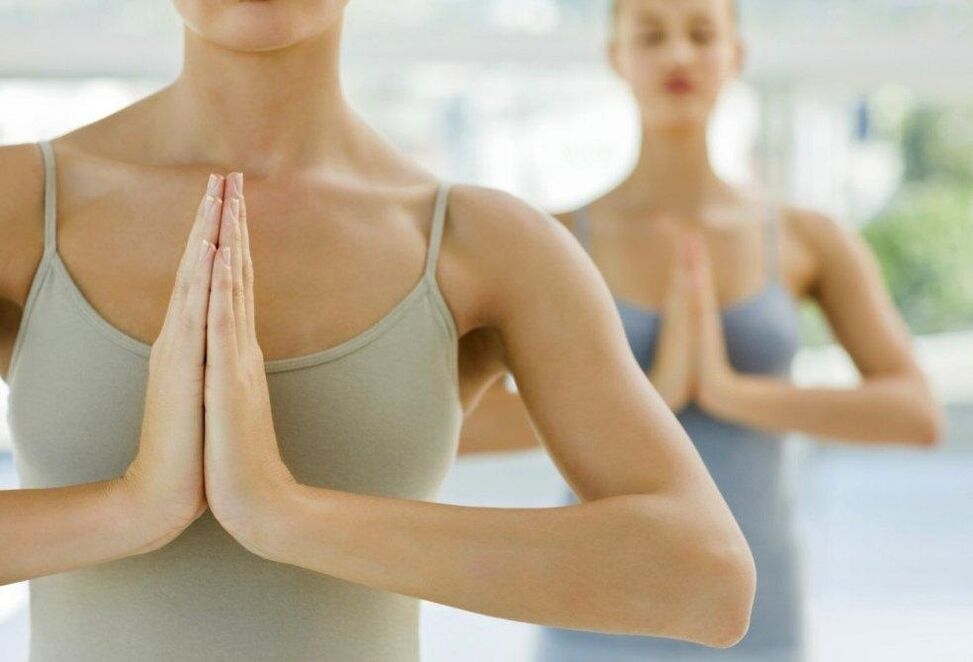 girls doing yoga for weight loss